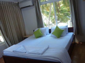Batuta Maldives Surf View Thulusdhoo Exterior foto