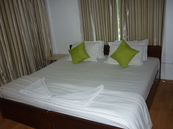 Batuta Maldives Surf View Thulusdhoo Exterior foto